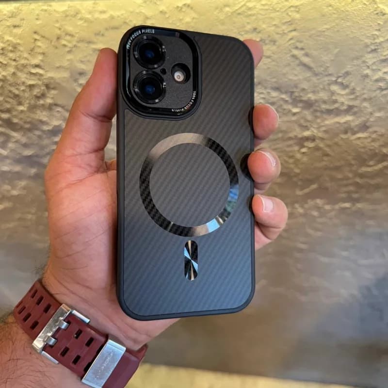 کاور گوشی آیفون carbon magsafe