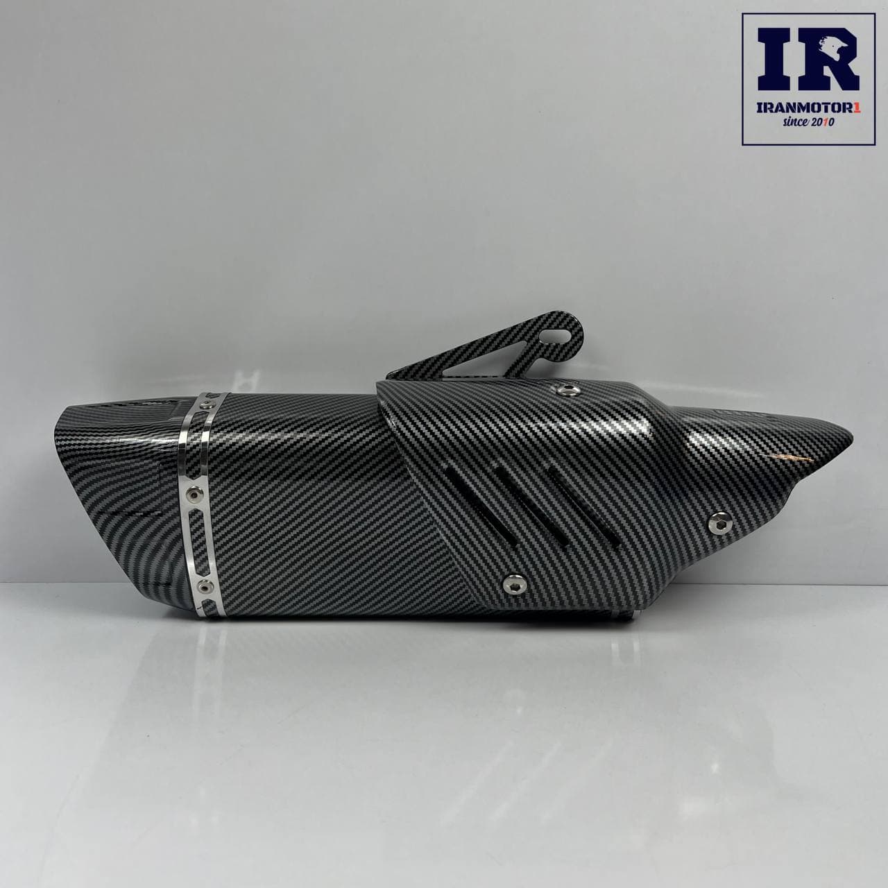 اگزوز قهرمانی موتور سیکلت کاور دار آکراپویچ akrapovic کربن
