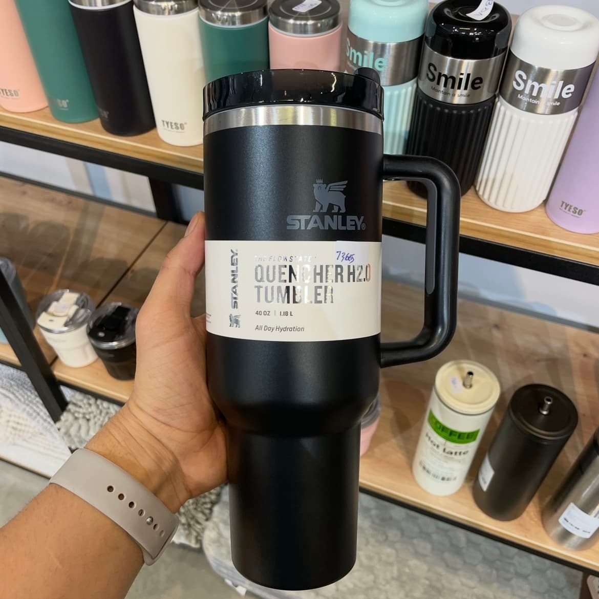 ماگ استنلی Quencher H2.O دستهدار 1.18 لیتر رنگ مشکی| بالاترین کیفیت ممکن