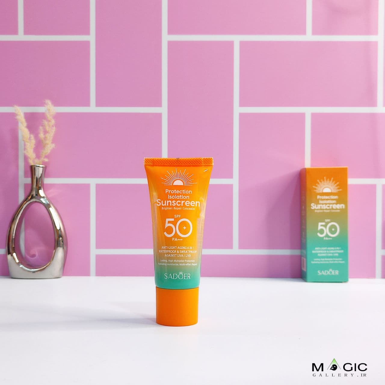 کرم ضدآفتاب و آبرسان دوکاره سادور ۶ در ۱ ضدپیری و روشن کننده پوست حجم ۵۰ گرم Sadoer Sunscreen Spf50 6 in 1