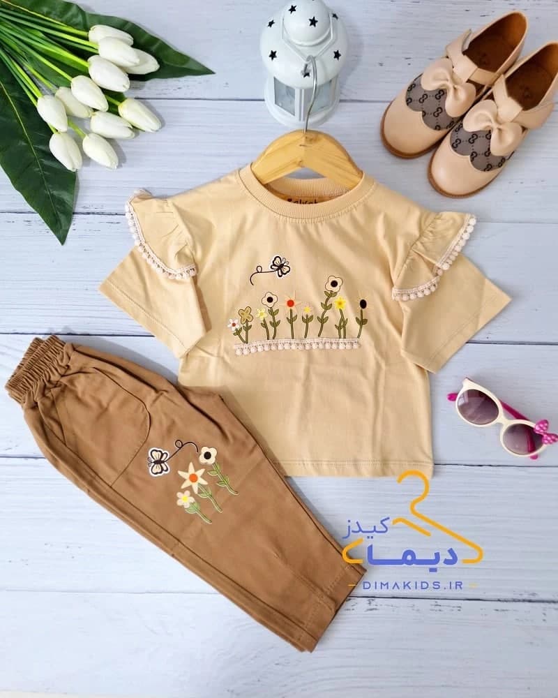 ست تیشرت و شلوار آستین چین دار کرم نسکافه ای طرح گلدار مینو