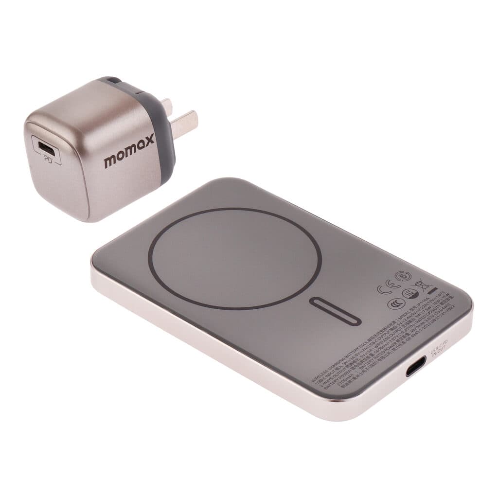 پاوربانک مومکس مدل VPD0131A ظرفیت 5000 میلیآمپر ساعت به همراه آداپتور و کابل تبدیل USB-C به USB-C