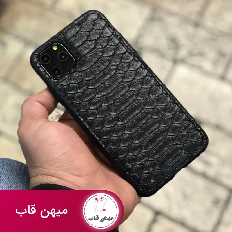 قاب موبایل آیفون پوست کروکودیل طرح درشت مشکی چرم طبیعی - کد (۹۹۳۸۳)