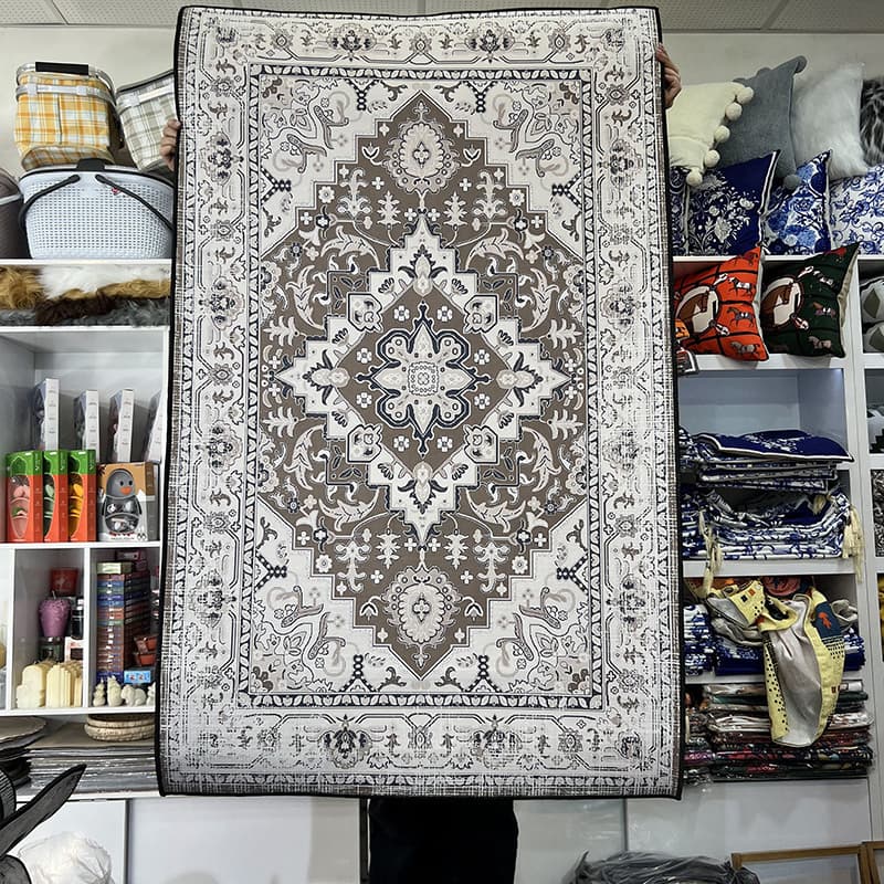 قالیچه نمدی طرح کلاسیک (سه سایز)