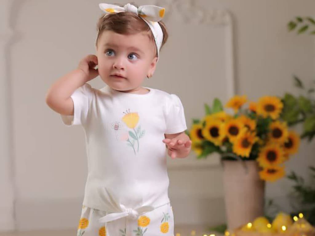 بلوز آستین کوتاه گره ای نوزادی دخترانه طرح فلورا نی نی سان nini sun