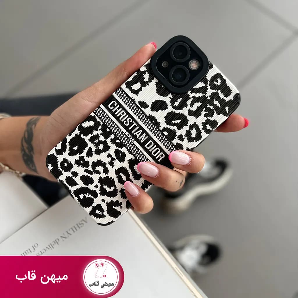 قاب گوشی آیفون Christian Dior پلنگی مشکی - کد (۳۶۴۳)
